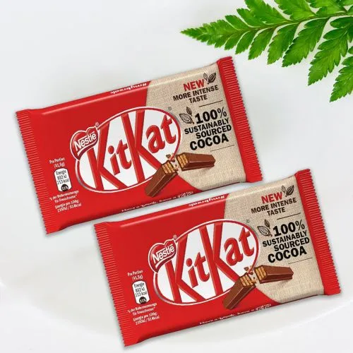 Crunchy KitKat Chocolate Pair
